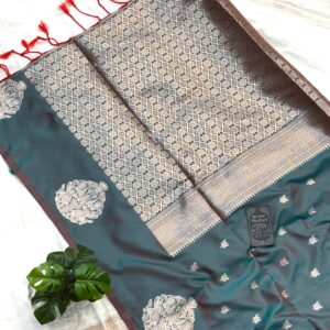 Gajalakshmi Silk Saree :GRAY